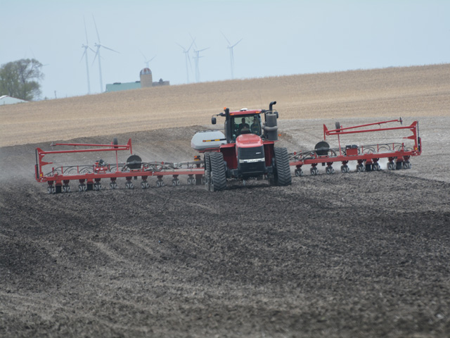 Planters like this one in central Iowa have more favorable prospects for being busy during the upcoming week. (DTN/Progressive Farmer photo by Matthew Wilde)  